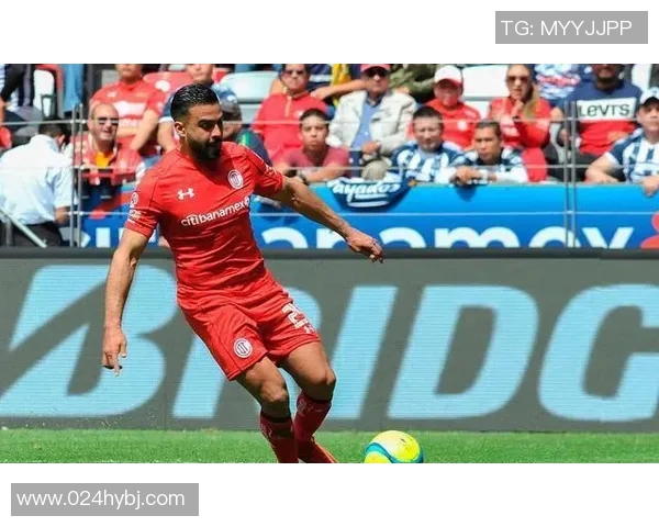 普马斯与华雷斯激战正酣谁能在这场较量中笑到最后